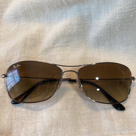 Ray-Ban Other - EUC Ray-Ban Sunglasses & Case RB3388 Gunmetal Frame Brown Gradient 58mm Aviator